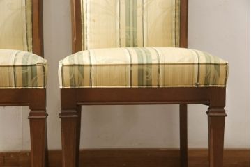 中古　美品　マルニ木工(MARUNI)　地中海シリーズ　カンヌ　クラシカルなデザインのファブリックがお洒落なダイニングチェア2脚セット(椅子、イス、バラ売り可能)(定価2脚で約16万円)(R-066604)