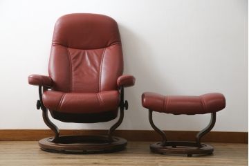中古　ノルウェー製　EKORNES(エコーネス)　Sサイズ　コンサルシリーズ　クラシック　本革(レザー)　高級感漂う佇まいが魅力のオットマン付きストレスレスチェア(リクライニングチェア、一人掛けソファ、アームチェア、フットスツール、北欧)(R-066605)