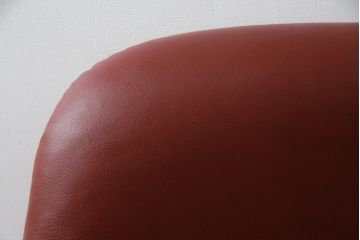 中古　ノルウェー製　EKORNES(エコーネス)　Sサイズ　コンサルシリーズ　クラシック　本革(レザー)　高級感漂う佇まいが魅力のオットマン付きストレスレスチェア(リクライニングチェア、一人掛けソファ、アームチェア、フットスツール、北欧)(R-066605)