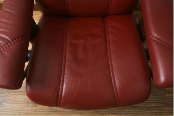 中古　ノルウェー製　EKORNES(エコーネス)　Sサイズ　コンサルシリーズ　クラシック　本革(レザー)　高級感漂う佇まいが魅力のオットマン付きストレスレスチェア(リクライニングチェア、一人掛けソファ、アームチェア、フットスツール、北欧)(R-066605)