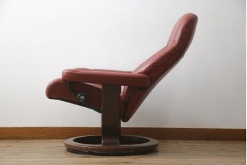 中古　ノルウェー製　EKORNES(エコーネス)　Sサイズ　コンサルシリーズ　クラシック　本革(レザー)　高級感漂う佇まいが魅力のオットマン付きストレスレスチェア(リクライニングチェア、一人掛けソファ、アームチェア、フットスツール、北欧)(R-066605)
