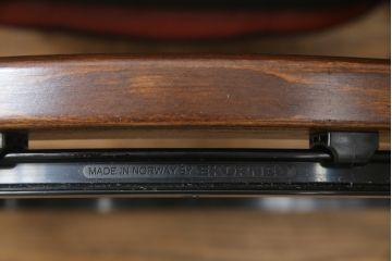 中古　ノルウェー製　EKORNES(エコーネス)　Sサイズ　コンサルシリーズ　クラシック　本革(レザー)　高級感漂う佇まいが魅力のオットマン付きストレスレスチェア(リクライニングチェア、一人掛けソファ、アームチェア、フットスツール、北欧)(R-066605)