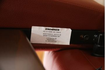 中古　ノルウェー製　EKORNES(エコーネス)　Sサイズ　コンサルシリーズ　クラシック　本革(レザー)　高級感漂う佇まいが魅力のオットマン付きストレスレスチェア(リクライニングチェア、一人掛けソファ、アームチェア、フットスツール、北欧)(R-066605)