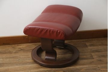 中古　ノルウェー製　EKORNES(エコーネス)　Sサイズ　コンサルシリーズ　クラシック　本革(レザー)　高級感漂う佇まいが魅力のオットマン付きストレスレスチェア(リクライニングチェア、一人掛けソファ、アームチェア、フットスツール、北欧)(R-066605)