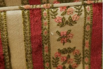 【K.K.様ご決済用】中古　DREXEL HERITAGE(ドレクセルヘリテイジ)　ストライプ柄のファブリックが目を引く1人掛けソファ(1Pソファ、一人掛けソファ、パーソナルソファ、アームチェア、ラウンジチェア)(R-066610)