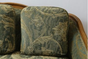 中古　美品!!　DREXEL HERITAGE(ドレクセルヘリテイジ)　クッション付き　エレガントな佇まいが美しい2人掛けソファ(ラブソファ、二人掛けソファ、2P、アームソファ)(R-066613)