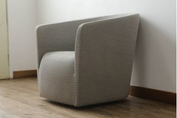 中古　極美品　arflex(アルフレックス)　PANETUN(パネトゥーン)　回転式　シンプルなデザインが魅力のラウンジチェア(パーソナルチェア、一人掛けソファ、1人掛けソファ、アームチェア、回転椅子、回転イス)(定価約30万円)(R-066615)