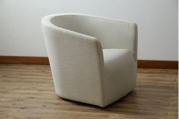 中古　極美品　arflex(アルフレックス)　PANETUN(パネトゥーン)　回転式　シンプルなデザインが魅力のラウンジチェア(パーソナルチェア、一人掛けソファ、1人掛けソファ、アームチェア、回転椅子、回転イス)(定価約30万円)(R-066617)