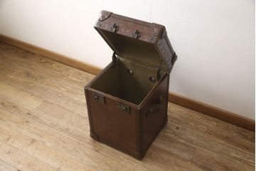 中古　イギリス製　HALO(ハロ)　PARIS TRUNK(パリストランク)　ヴィンテージスタイルのお部屋におすすめなトランクボックス(収納ボックス、ディスプレイ雑貨、収納箱、サイドテーブル、英国)(R-066618)