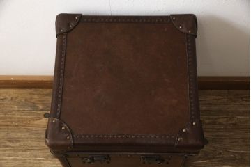 中古　イギリス製　HALO(ハロ)　PARIS TRUNK(パリストランク)　ヴィンテージスタイルのお部屋におすすめなトランクボックス(収納ボックス、ディスプレイ雑貨、収納箱、サイドテーブル、英国)(R-066618)