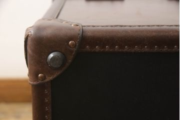 中古　イギリス製　HALO(ハロ)　PARIS TRUNK(パリストランク)　ヴィンテージスタイルのお部屋におすすめなトランクボックス(収納ボックス、ディスプレイ雑貨、収納箱、サイドテーブル、英国)(R-066618)