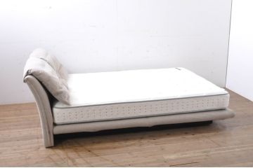 中古　超美品　ACTUS(アクタス)　ソシア(SOSIA)　ドリームベッド(dream bed)　ヘッドクッション付き　上質なくつろぎの時間を演出するNOSTAGE MATTRESS(ノスタージュ マットレス)付きダブルベッド(ベッドフレーム、マットレス、ヘッドボード)(定価:ベッドフレーム約12万円/マットレス約14万円)(R-066619)
