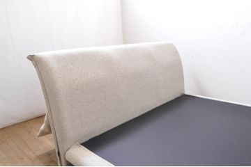 中古　超美品　ACTUS(アクタス)　ソシア(SOSIA)　ドリームベッド(dream bed)　ヘッドクッション付き　上質なくつろぎの時間を演出するNOSTAGE MATTRESS(ノスタージュ マットレス)付きダブルベッド(ベッドフレーム、マットレス、ヘッドボード)(定価:ベッドフレーム約12万円/マットレス約14万円)(R-066619)