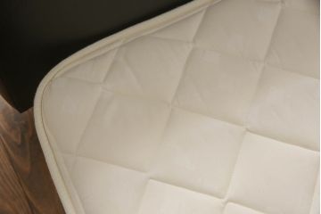 中古　Cassina(カッシーナ)　L31　SITE(サイト)　洗練された佇まいが魅力のセミダブルベッド(ベッドフレーム、マットレス)(定価約60万円)(R-066620)