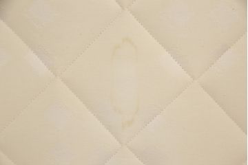 中古　Cassina(カッシーナ)　L31　SITE(サイト)　洗練された佇まいが魅力のセミダブルベッド(ベッドフレーム、マットレス)(定価約60万円)(R-066620)