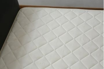 中古　Cassina(カッシーナ)　L31　SITE(サイト)　洗練された佇まいが魅力のシングルベッド(ベッドフレーム、マットレス)(定価約50万円)(R-066621)