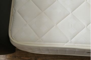 中古　Cassina(カッシーナ)　L31　SITE(サイト)　洗練された佇まいが魅力のシングルベッド(ベッドフレーム、マットレス)(定価約50万円)(R-066621)