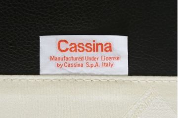 中古　Cassina(カッシーナ)　L31　SITE(サイト)　洗練された佇まいが魅力のシングルベッド(ベッドフレーム、マットレス)(定価約50万円)(R-066621)
