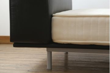 中古　Cassina(カッシーナ)　L31　SITE(サイト)　洗練された佇まいが魅力のシングルベッド(ベッドフレーム、マットレス)(定価約50万円)(R-066621)