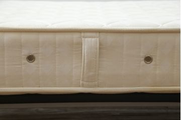 中古　Cassina(カッシーナ)　L31　SITE(サイト)　洗練された佇まいが魅力のシングルベッド(ベッドフレーム、マットレス)(定価約50万円)(R-066621)
