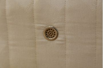 中古　Cassina(カッシーナ)　L31　SITE(サイト)　洗練された佇まいが魅力のシングルベッド(ベッドフレーム、マットレス)(定価約50万円)(R-066621)