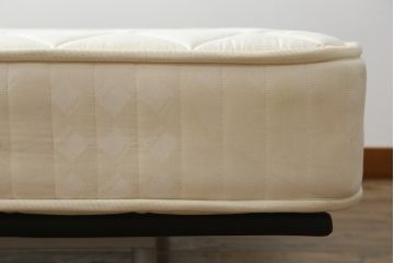 中古　Cassina(カッシーナ)　L31　SITE(サイト)　洗練された佇まいが魅力のシングルベッド(ベッドフレーム、マットレス)(定価約50万円)(R-066621)