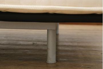 中古　Cassina(カッシーナ)　L31　SITE(サイト)　洗練された佇まいが魅力のシングルベッド(ベッドフレーム、マットレス)(定価約50万円)(R-066621)