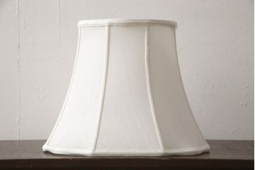 中古　展示品　美品!!　DREXEL HERITAGE(ドレクセルヘリテイジ)取り扱い　真鍮製　エレガントなデザインが魅力的な高級テーブルスタンド(クリスタル、卓上照明、シェード、テーブルスタンド、デスクスタンド、ナイトランプ)(R-066622)