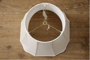 中古　展示品　美品!!　DREXEL HERITAGE(ドレクセルヘリテイジ)取り扱い　真鍮製　エレガントなデザインが魅力的な高級テーブルスタンド(クリスタル、卓上照明、シェード、テーブルスタンド、デスクスタンド、ナイトランプ)(R-066622)