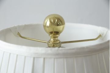 中古　展示品　美品!!　DREXEL HERITAGE(ドレクセルヘリテイジ)取り扱い　クリスタル　真鍮製　エレガントなデザインが魅力的な高級テーブルスタンド(卓上照明、シェード、テーブルスタンド、デスクスタンド、ナイトランプ)(R-066623)