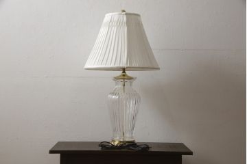 中古　展示品　美品!!　DREXEL HERITAGE(ドレクセルヘリテイジ)取り扱い　クリスタル　真鍮製　エレガントなデザインが魅力的な高級テーブルスタンド(卓上照明、シェード、テーブルスタンド、デスクスタンド、ナイトランプ)(R-066624)