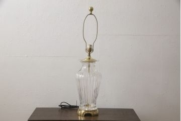 中古　展示品　美品!!　DREXEL HERITAGE(ドレクセルヘリテイジ)取り扱い　クリスタル　真鍮製　エレガントなデザインが魅力的な高級テーブルスタンド(卓上照明、シェード、テーブルスタンド、デスクスタンド、ナイトランプ)(R-066624)
