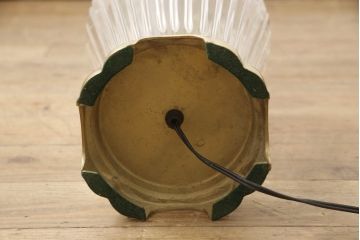 中古　展示品　美品!!　DREXEL HERITAGE(ドレクセルヘリテイジ)取り扱い　クリスタル　真鍮製　エレガントなデザインが魅力的な高級テーブルスタンド(卓上照明、シェード、テーブルスタンド、デスクスタンド、ナイトランプ)(R-066624)