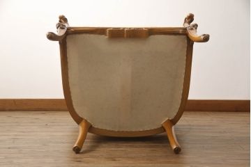 中古　美品　CLイタリア(CLItalia)社　エレガントな彫刻デザインが魅力のラウンジチェア(イージーチェア、サロンチェア、一人掛けソファ、アームチェア)(定価約90万円)(R-066626)