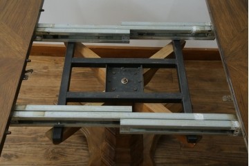 中古　DREXEL HERITAGE(ドレクセルヘリテイジ)　Grand Villa(グランドヴィラ)　上品なデザインのダイニングテーブル　定価約60万円　(R-066628)