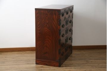 中古　岩谷堂箪笥　黒々とした金具が存在感を放つチェスト(引き出し、衣装箪笥、収納たんす、整理箪笥、和タンス)(R-066633)