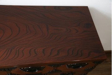 中古　岩谷堂箪笥　黒々とした金具が存在感を放つチェスト(引き出し、衣装箪笥、収納たんす、整理箪笥、和タンス)(R-066633)