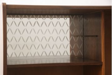 デンマークビンテージ　ローズウッド材　北欧スタイルのお部屋づくりにおすすめなサイドボード(収納棚、戸棚、サイドキャビネット、ヴィンテージ)(R-066638)
