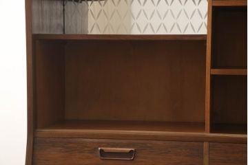 デンマークビンテージ　ローズウッド材　北欧スタイルのお部屋づくりにおすすめなサイドボード(収納棚、戸棚、サイドキャビネット、ヴィンテージ)(R-066638)