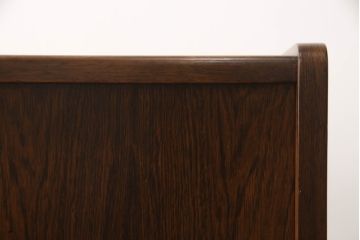 デンマークビンテージ　ローズウッド材　北欧スタイルのお部屋づくりにおすすめなサイドボード(収納棚、戸棚、サイドキャビネット、ヴィンテージ)(R-066638)