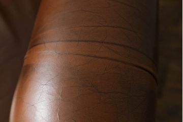 イギリスビンテージ　高級品!!　チェスターフィールド　本革(レザー)　クラシカルな佇まいが魅力のデスクチェア(回転チェア、回転イス、回転椅子、ドクターチェア、オフィスチェア、アームチェア、ヴィンテージ、英国)(R-066641)