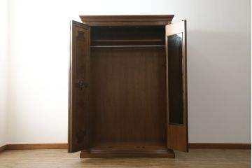 中古　DREXEL HERITAGE(ドレクセルヘリテイジ)　FRANCESCA(フランチェスカ)　品のある佇まいと美しい杢目に目を奪われるワードローブ(洋服タンス、収納棚、キャビネット)(R-066645)