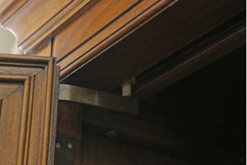 中古　DREXEL HERITAGE(ドレクセルヘリテイジ)　FRANCESCA(フランチェスカ)　品のある佇まいと美しい杢目に目を奪われるワードローブ(洋服タンス、収納棚、キャビネット)(R-066645)