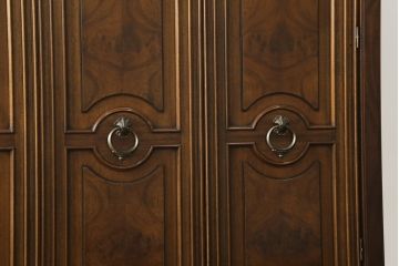 中古　DREXEL HERITAGE(ドレクセルヘリテイジ)　FRANCESCA(フランチェスカ)　品のある佇まいと美しい杢目に目を奪われるワードローブ(洋服タンス、収納棚、キャビネット)(R-066645)