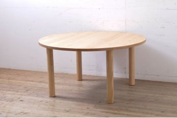 中古　短期展示美品　ヤクモ家具製作所　ラウンドテーブル(Type A)　オーク材　ナチュラルな風合いが優しい印象のダイニングテーブル(2人掛け、4人掛け、食卓、丸テーブル、店舗什器)(R-066648)