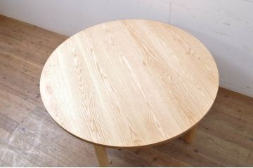 中古　短期展示美品　ヤクモ家具製作所　ラウンドテーブル(Type A)　オーク材　ナチュラルな風合いが優しい印象のダイニングテーブル(2人掛け、4人掛け、食卓、丸テーブル、店舗什器)(R-066648)