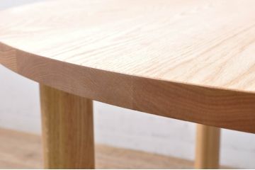 中古　短期展示美品　ヤクモ家具製作所　ラウンドテーブル(Type A)　オーク材　ナチュラルな風合いが優しい印象のダイニングテーブル(2人掛け、4人掛け、食卓、丸テーブル、店舗什器)(R-066649)