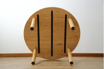 中古　短期展示美品　ヤクモ家具製作所　ラウンドテーブル(Type A)　オーク材　ナチュラルな風合いが優しい印象のダイニングテーブル　(R-066649)