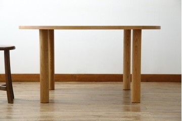 中古　短期展示美品　ヤクモ家具製作所　ラウンドテーブル(Type A)　オーク材　ナチュラルな風合いが優しい印象のダイニングテーブル　(R-066649)