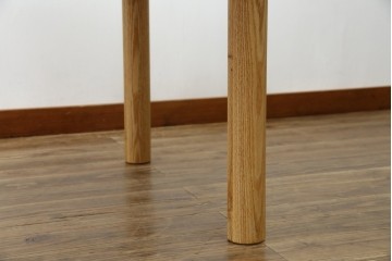 中古　短期展示美品　ヤクモ家具製作所　ラウンドテーブル(Type A)　オーク材　ナチュラルな風合いが優しい印象のダイニングテーブル　(R-066649)